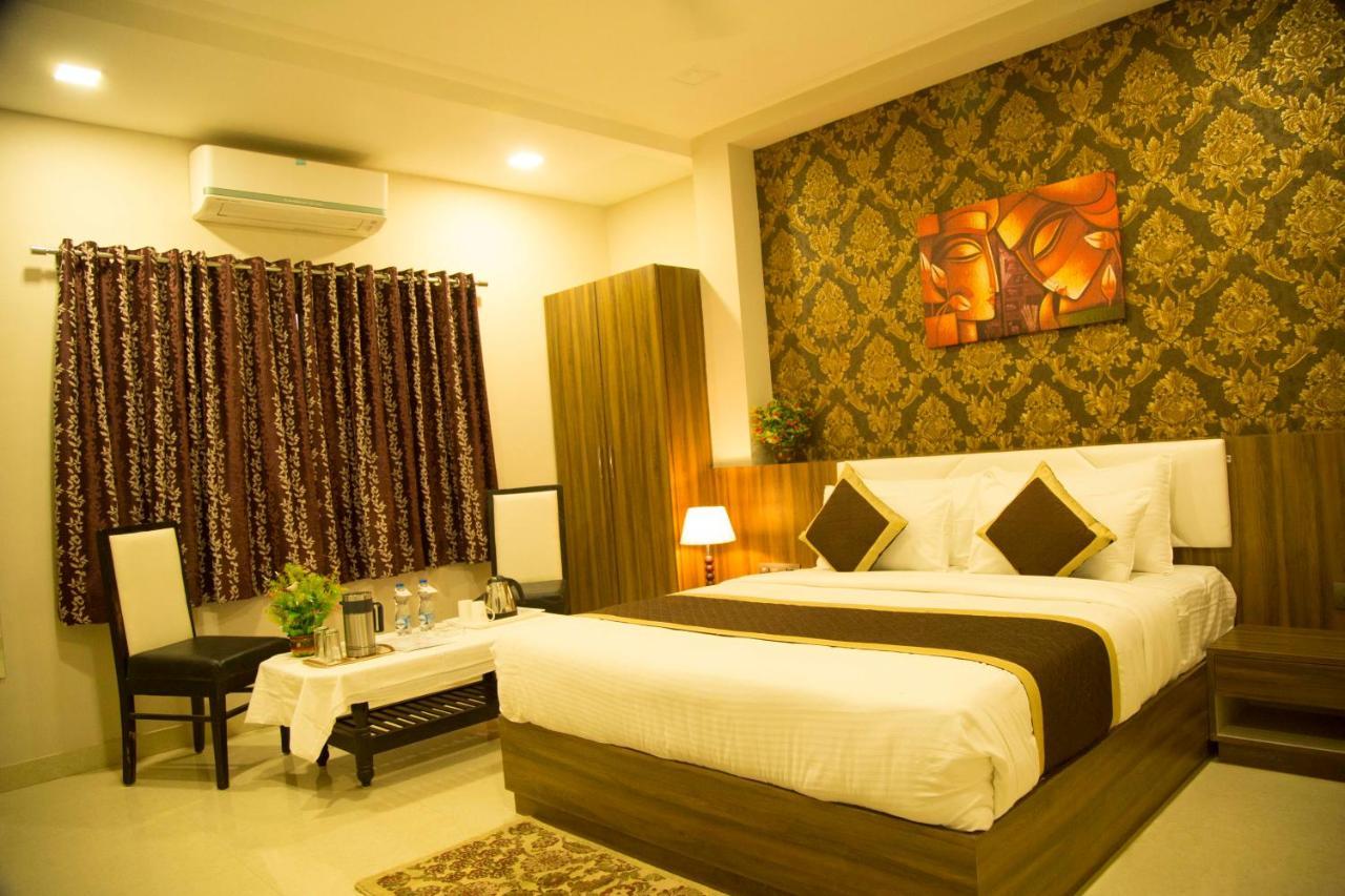 Hotel The Mewar Dabok Buitenkant foto