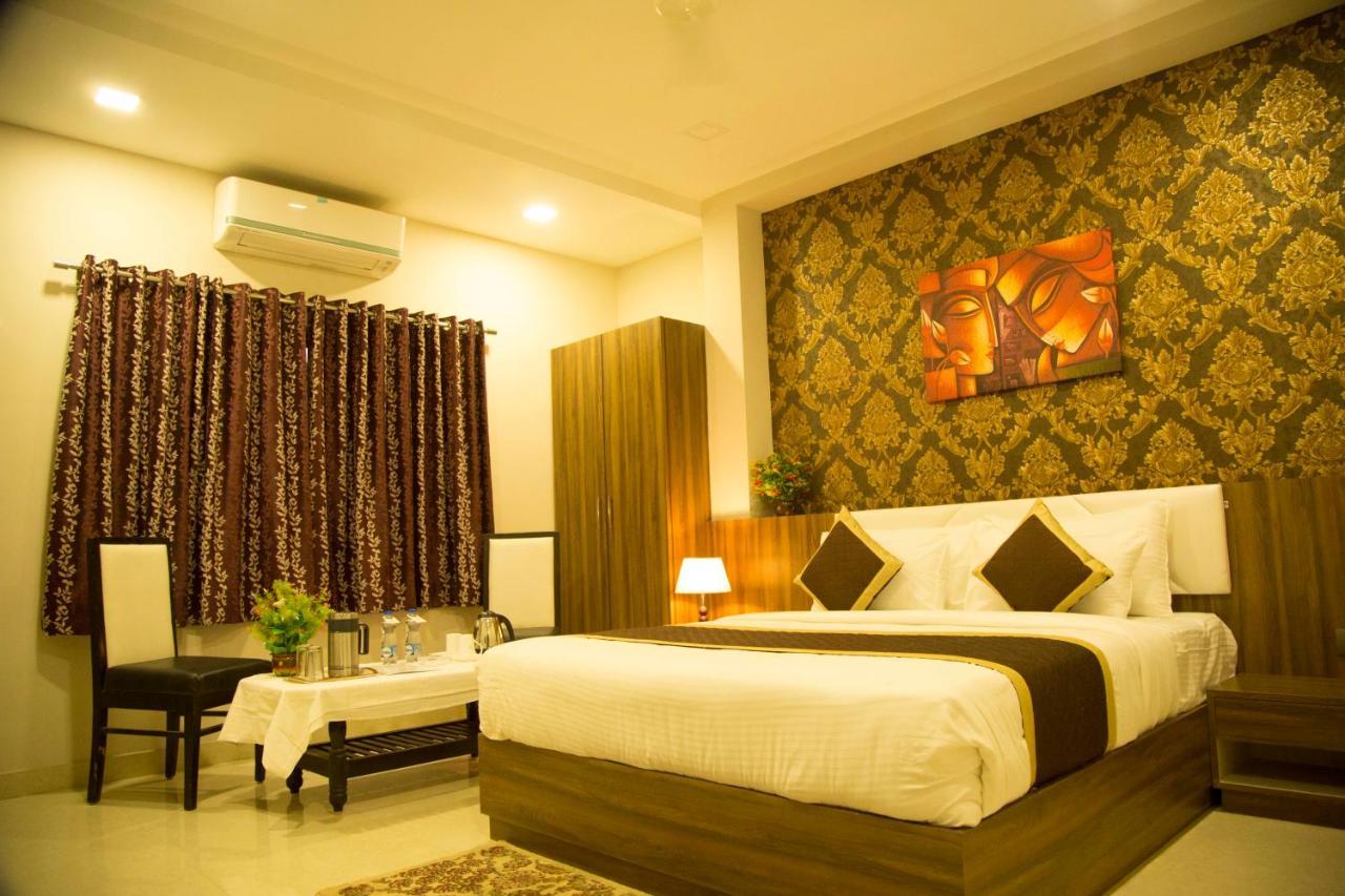 Hotel The Mewar Dabok Buitenkant foto