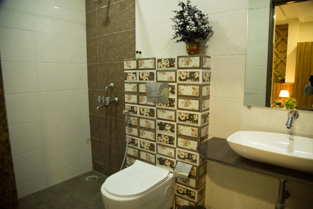 Hotel The Mewar Dabok Buitenkant foto