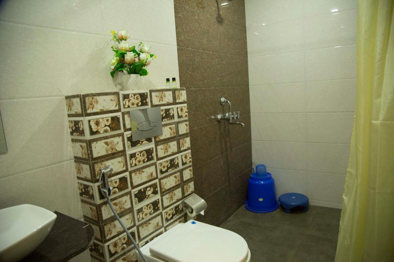 Hotel The Mewar Dabok Buitenkant foto