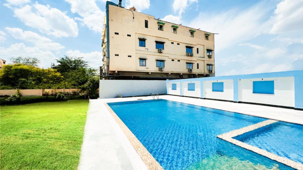 Hotel The Mewar Dabok Buitenkant foto