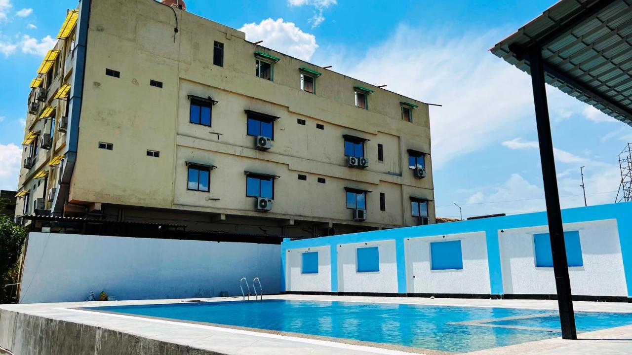 Hotel The Mewar Dabok Buitenkant foto