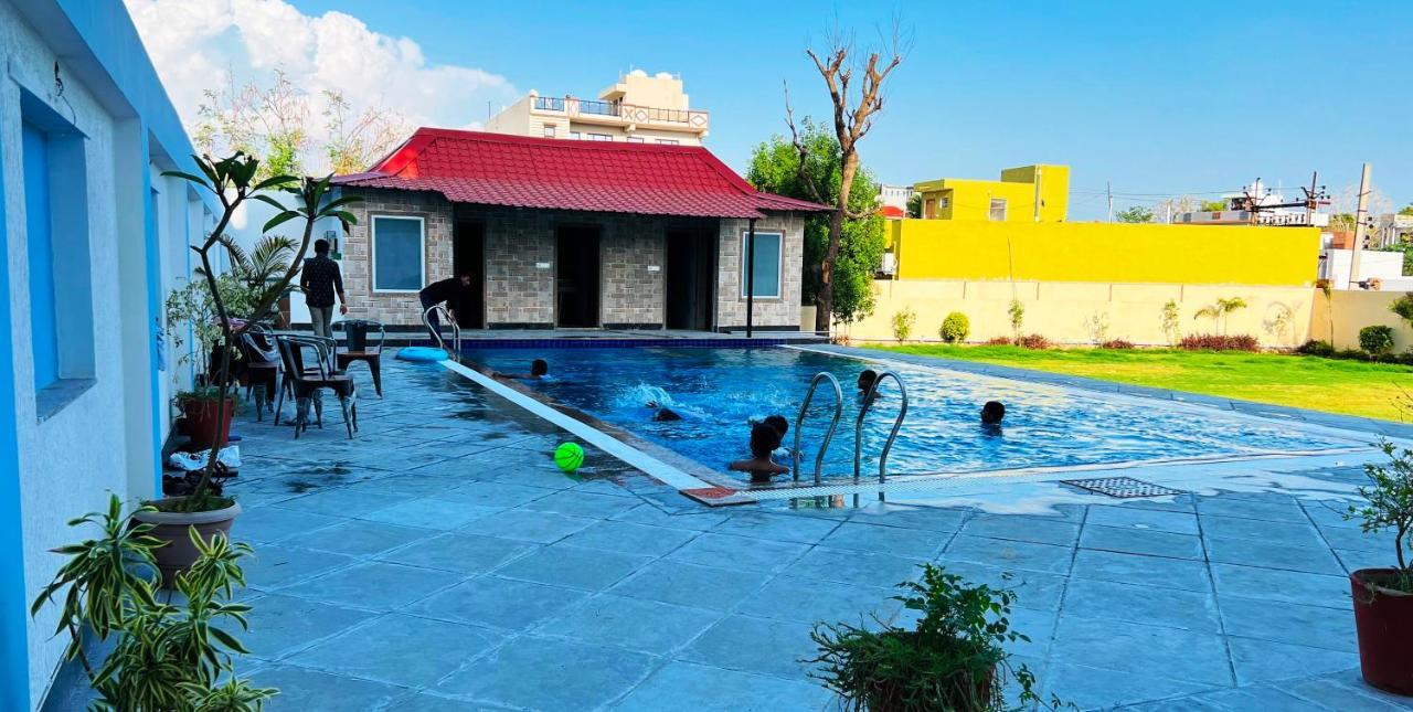 Hotel The Mewar Dabok Buitenkant foto